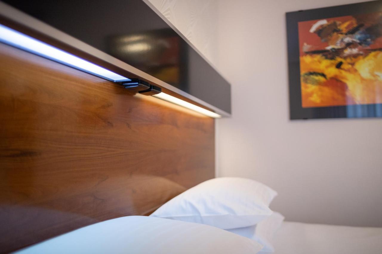 Quarto Superior com Cama de Casal ou 2 de Solteiro