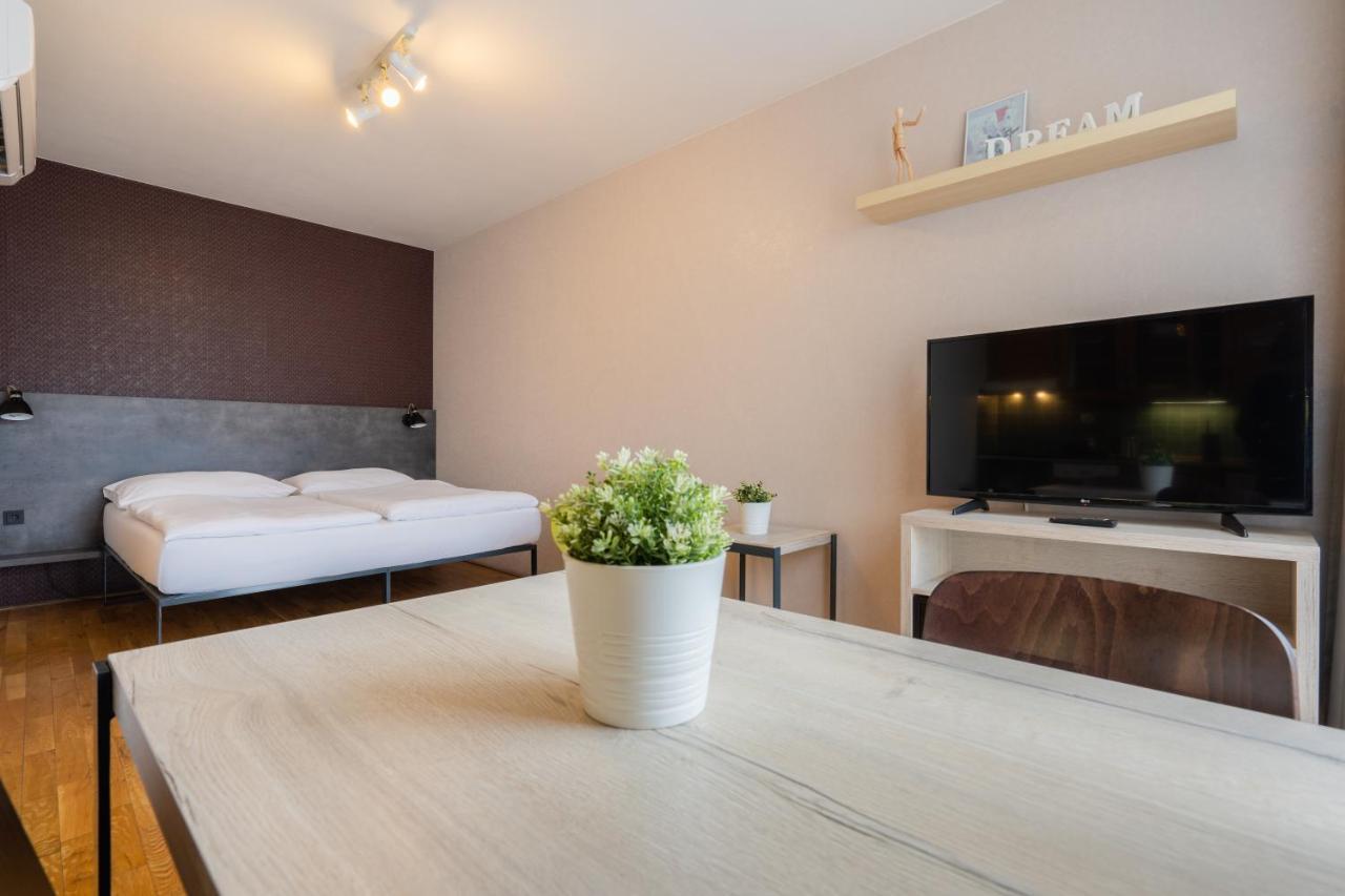 Studio Superior Terrace 2 pax