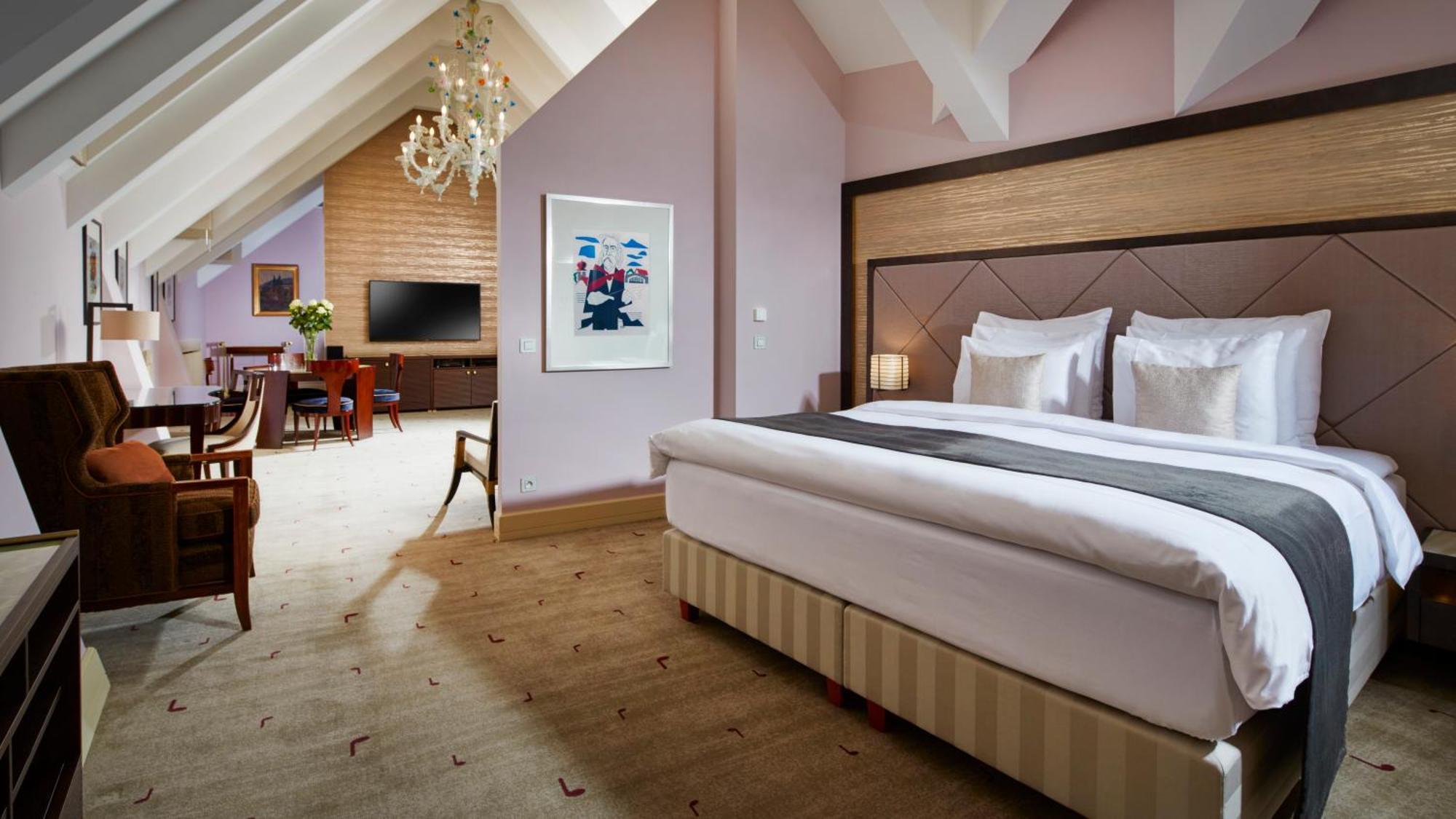 Studio Apartment King Bed