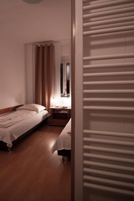 Quarto com 2 Camas de Solteiro - Não Fumantes