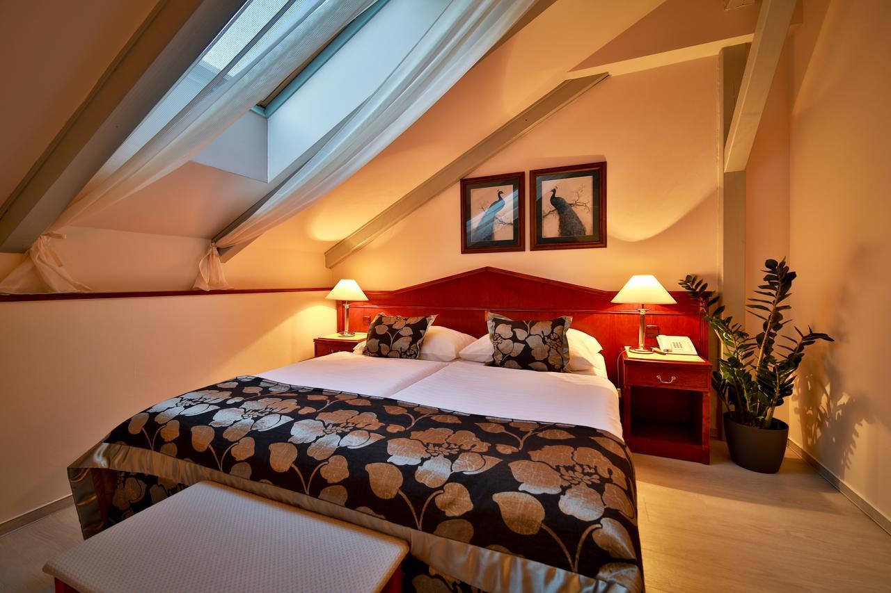 Junior Suite,706626598:JPEG