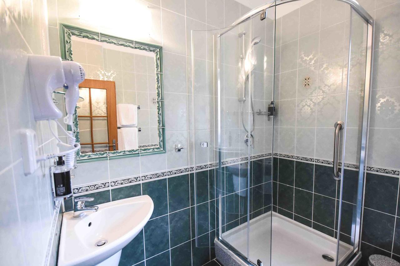 Double Room,1772937559:JPEG