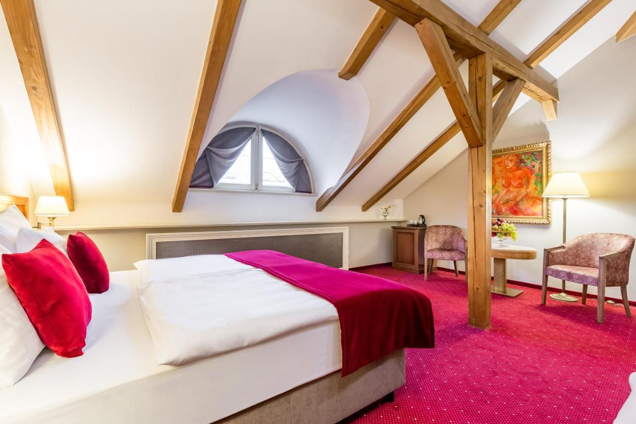 Two-Bedroom Suite,908227792:JPEG