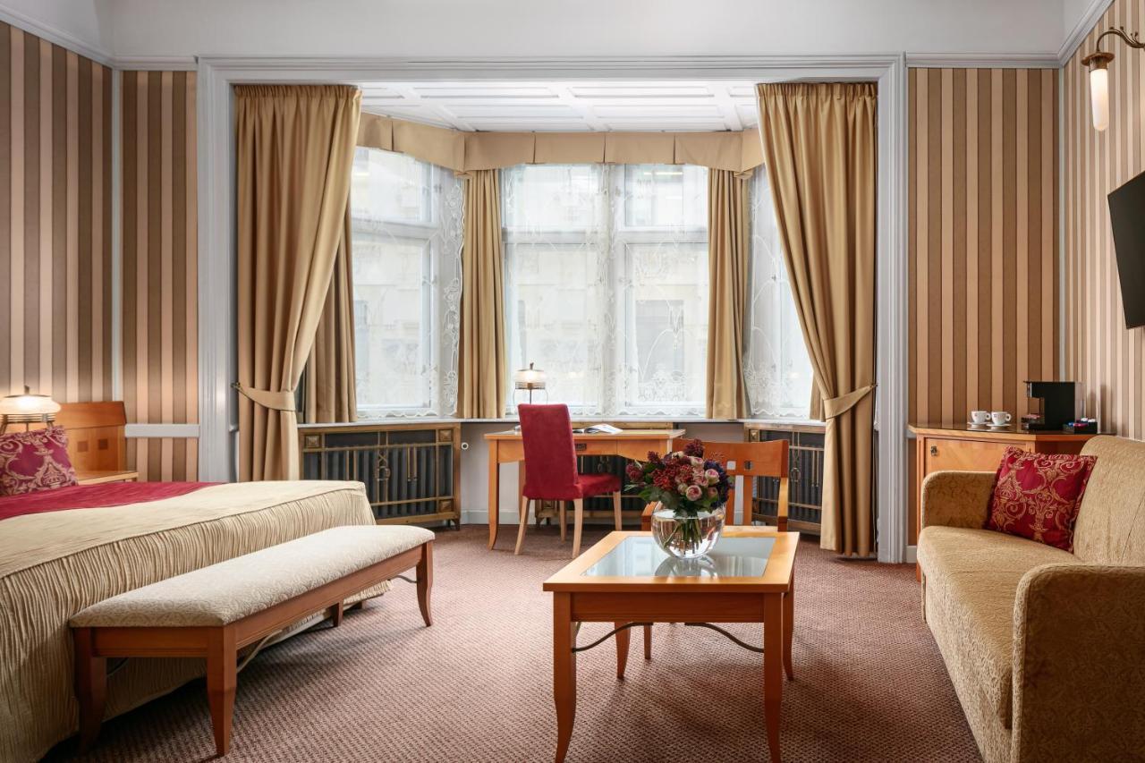 Quarto com Cama de Casal ou 2 de Solteiro e Cama Extra
