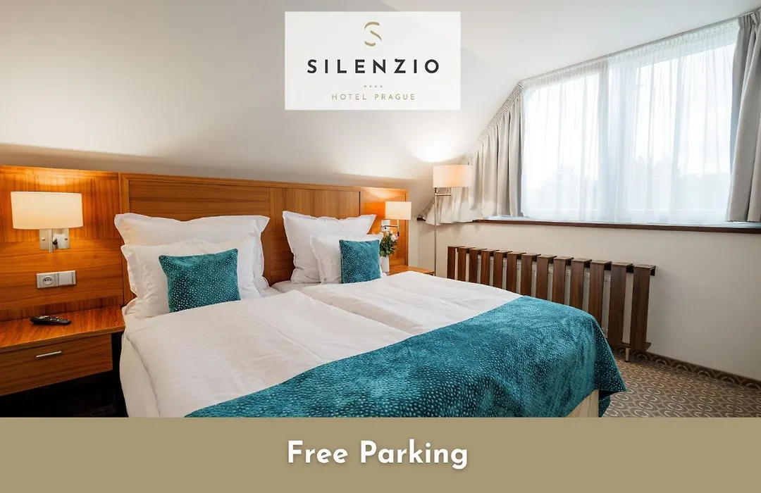 Hotel Silenzio-1