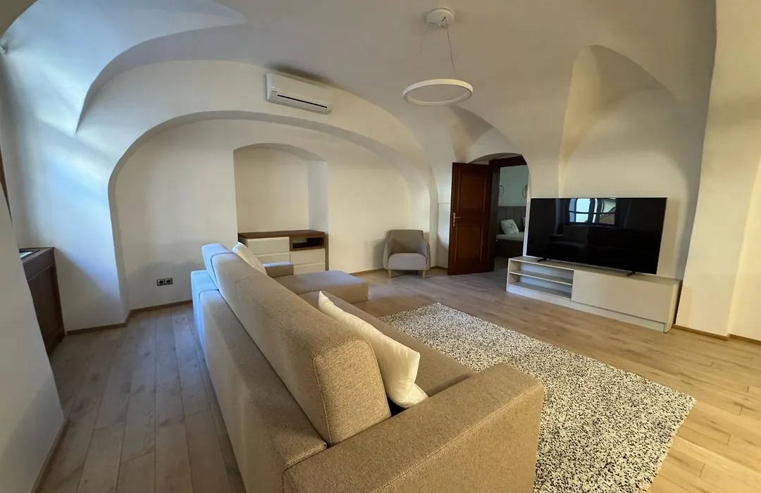 Hotel U 3 Pstrosu-1