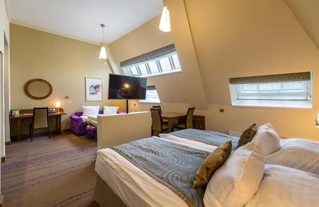 Merchants Crown Suites And Spa-1