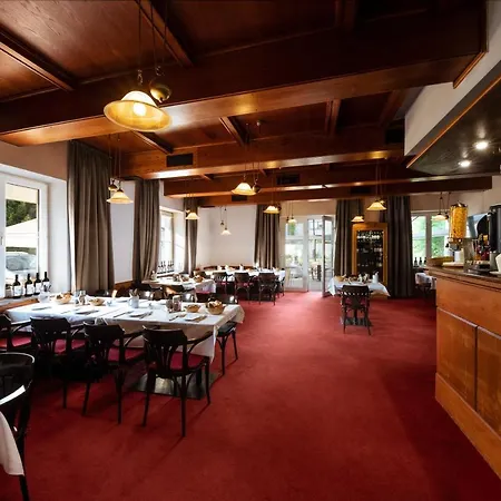 Prague Hotel Carl-Inn l Restaurant, Parking, Airport&University-3