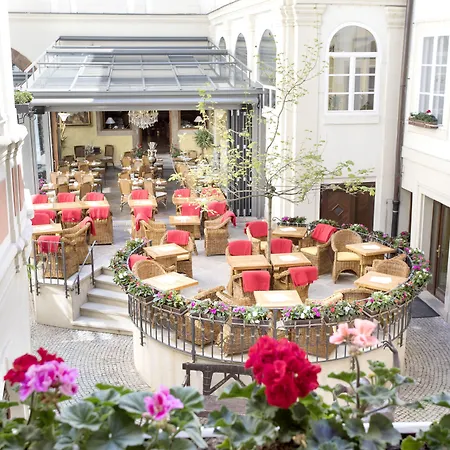 Iron Gate Hotel & Suites Prague By Bhg-2
