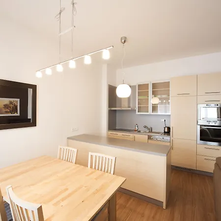 Downtown Suites Kodanska-2