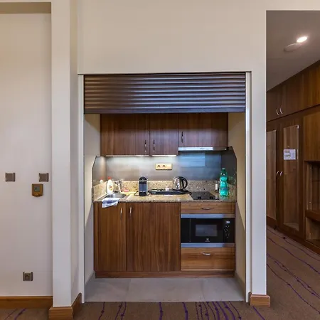 Merchants Crown Suites And Spa-2