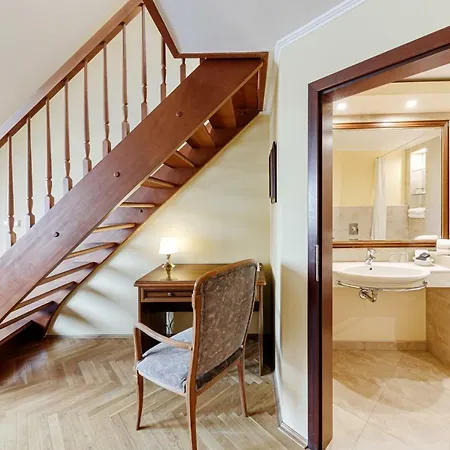 Louren Hotel-2